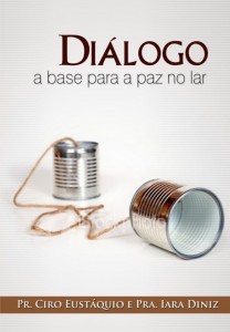 A boa comunicação é fundamental para o sucesso de um casamento. Em algumas situações é preciso se calar e refletir antes de responder. A Palavra de Deus nos ensina a usar bem as palavras para construir uma relação saudável e duradoura